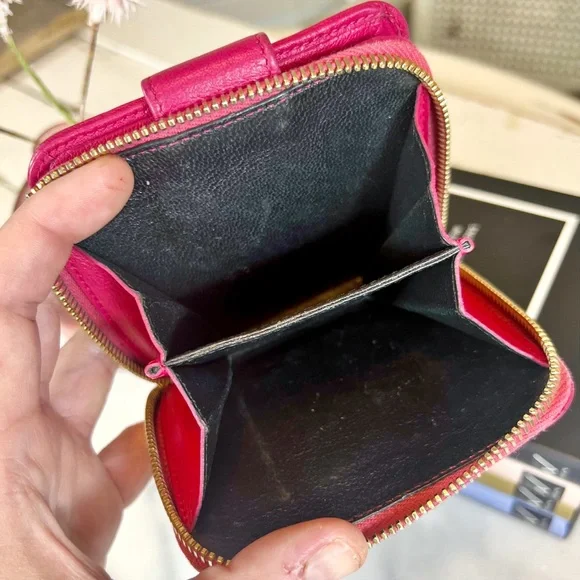 Yves Saint Laurent Portefeuille Compact Zip Around Wallet - Picture 8 of 9